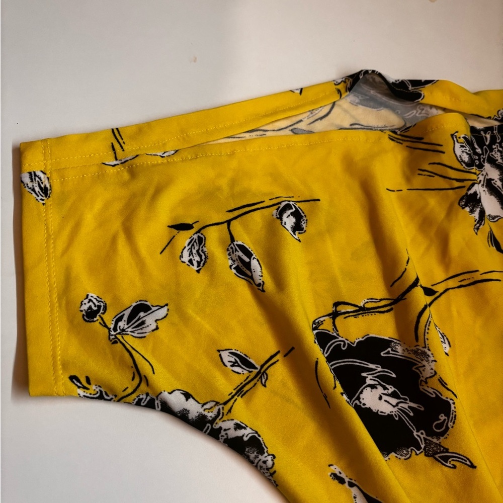 Short Sleeve Cold Shoulder Floral Yellow Jumpsuit Summer Romper size XL - Picture 2 of 4